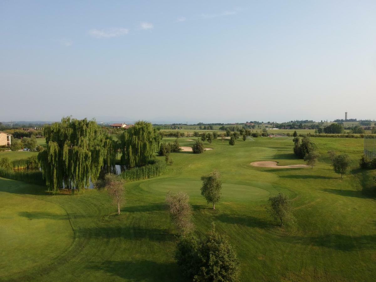 Creative Design House Golf & Apartment *